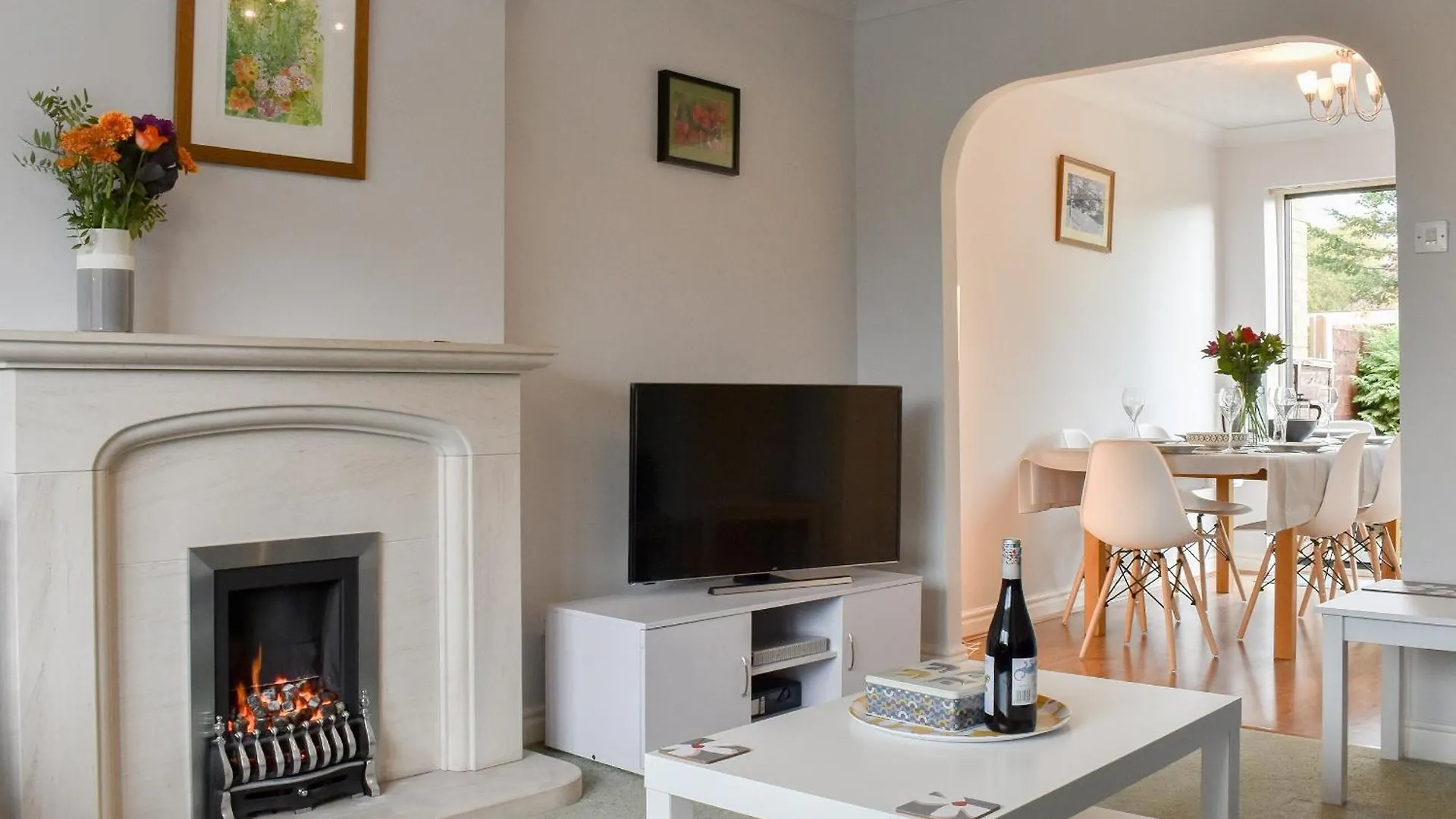 Flos Place Pickering 0*,  Birleşik Krallık